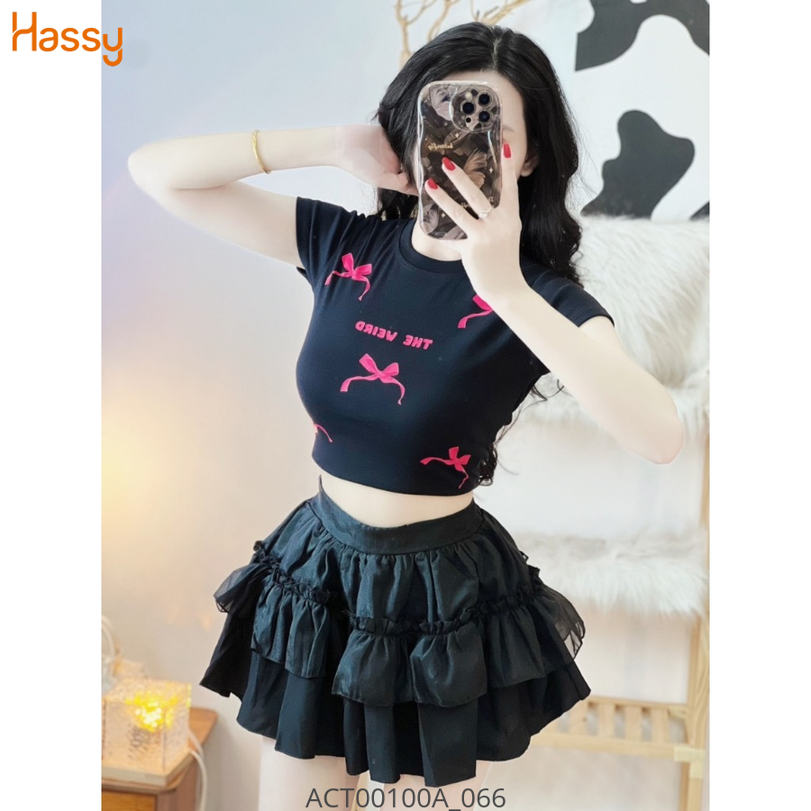 Hassy | Áo croptop in hình to nơ hồng the weird UN | Hassy.vn - Thời trang nữ hot trend