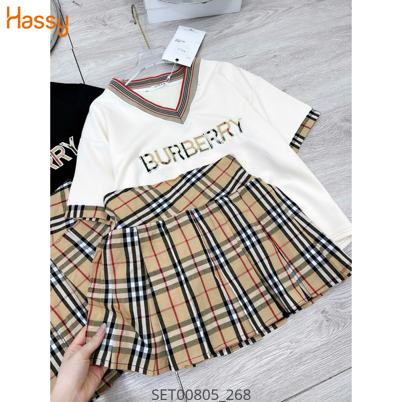 Hassy | Set áo thun cổ V viền nâu Burbr cv sọc nâu SH | Hassy.vn - Thời trang nữ hot trend