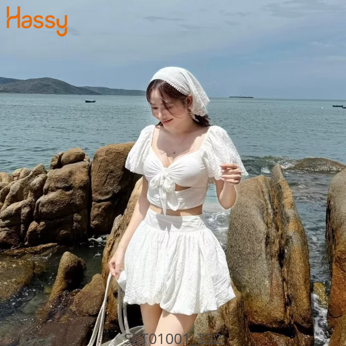 Hassy | Set Crop trắng cột ngực tay phồng chân váy xoè phồng  | Hassy.vn - Thời trang nữ hot trend