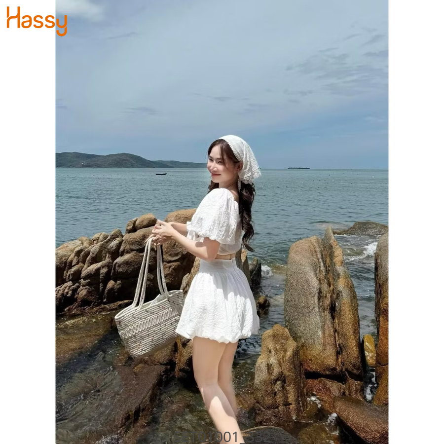 Hassy | Set Crop trắng cột ngực tay phồng chân váy xoè phồng  | Hassy.vn - Thời trang nữ hot trend