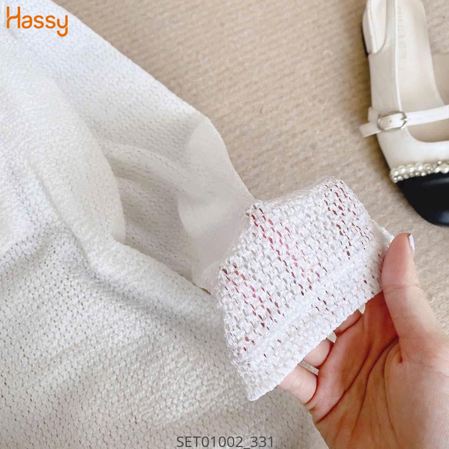 Hassy | Set áo trắng ren lỗ TD crop 2s trắng short kaki nude (35) | Hassy.vn - Thời trang nữ hot trend